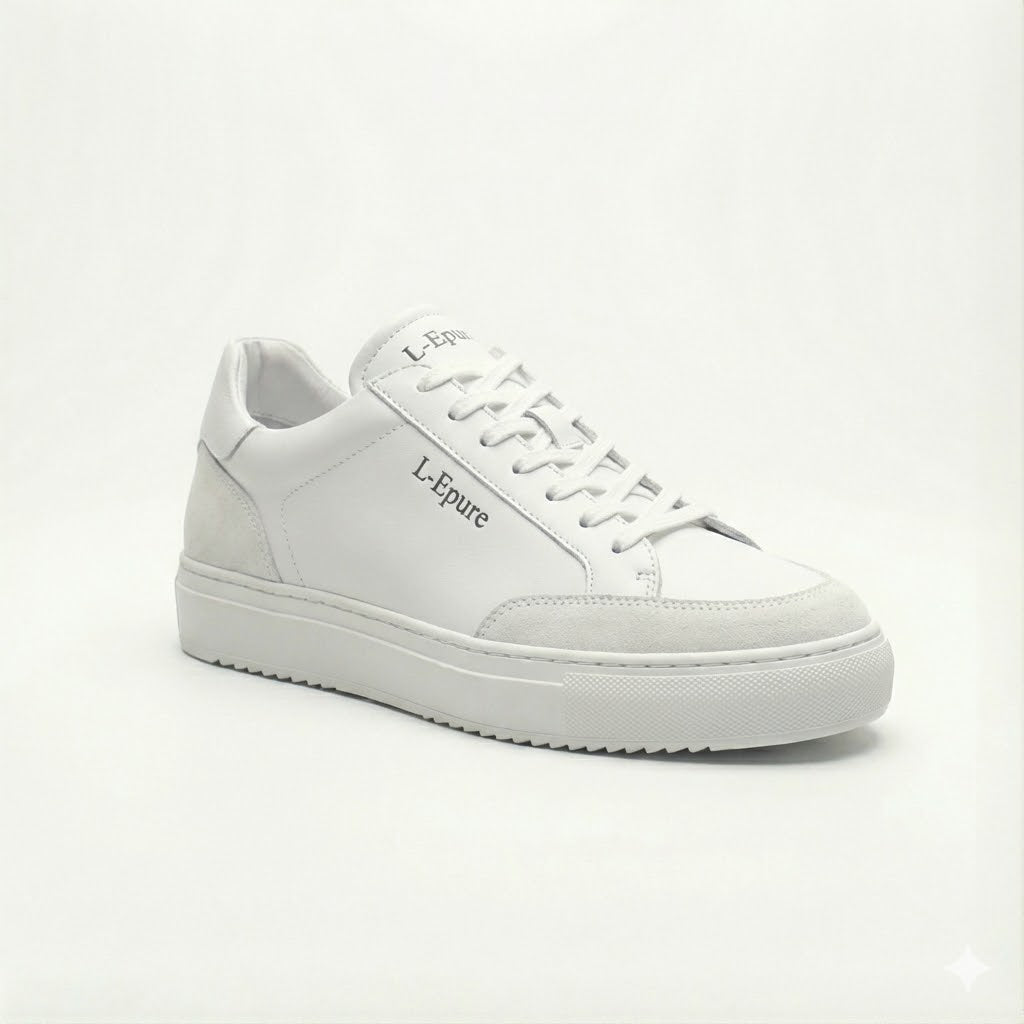 Basket blanche classique L-Epure, design intemporel en cuir blanc lisse, vue latérale sur fond blanc