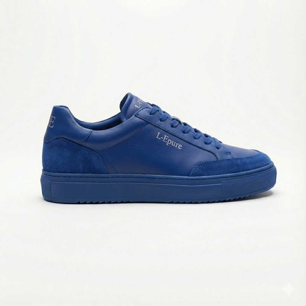 Chaussure L-Epure bleu marine foncé, style court sneaker élégant en cuir lisse et semelle noire